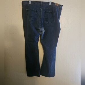 Levi Midrise Bootcut womens jeans size 22m